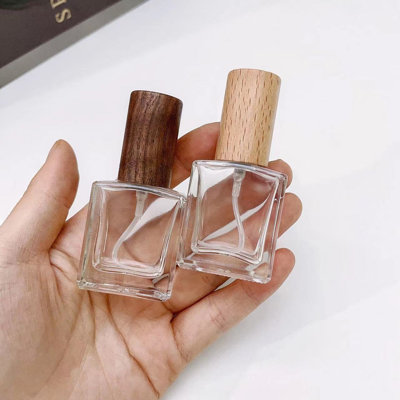 Flacone Spray per profumo in v - Perfume Atomizer Travel recensione e prezzo
